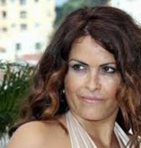 NURSEL KÖSE -  - Malatya'da doğdu 17 yaşındayken Üniversite okumak için Almanya'ya gitti. Köln Üniversitesi`nde Mimarlık okuduktan sonra kısa bir süre mesleğini yaptı. Sonra oyunculuğa yöneldi.