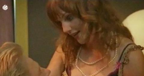 -  - Türk seyircisi onu Kanuni Sultan Süleyman'ın gönlünü çalan Hürrem Sultan olarak tanıdı ama Uzerli çok farklı rollerle Alman TV'lerinde boy gösterdi.