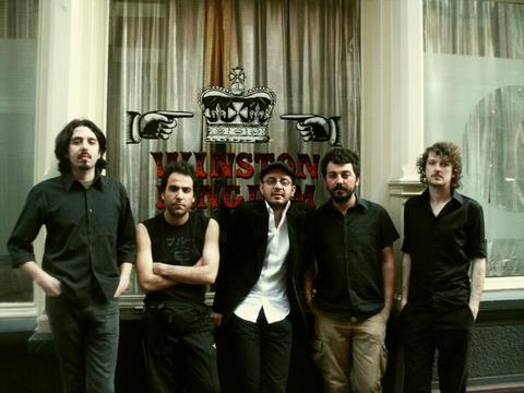 ■ Peyote'de; 28 Ocak Cuma, saat 23.00'te, Replikas, 29 Ocak'ta ise Haossaa & The Raws. Tel: (212 251 43 98)