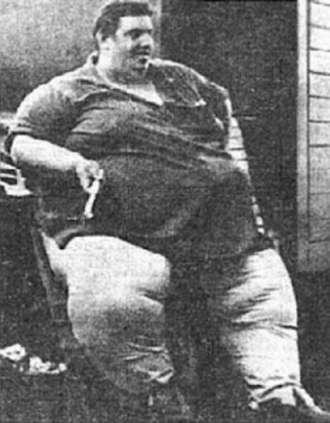 Bugüne kadar yaşamış en ağır kişi, 635 kiloya ulaşan Washingtonlu Jon Brower Minnoch.