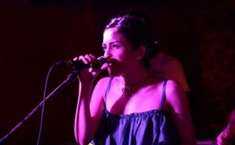 ■ Beyoğlu Alt'ta; 4 Şubat Cuma, saat 22.00'de, "Gaye Biçer", 5 Şubat'ta ise "Birsen Tezer". Giriş: 23 TL. Tel: (212 244 85 67)