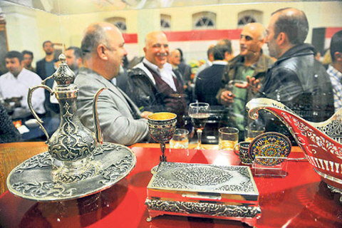 ■ İş Bankası Müzesi'nde; Kapalıçarşı'nın 550 yıllık öyküsü, "10 Adımda Kapalıçarşı" sergisinde. Tel: (212 511 13 31)