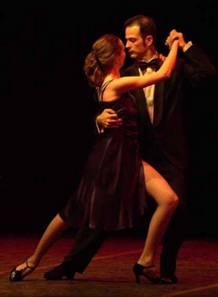 ■ Garajistanbul'da; 5 ve 6 Şubat, saat 22.00'de, Arjantin Tango'nun başarılı ve ödüllü çifti Daniel Juarez ve Alejandra Armenti ile "Milonga Gecesi". Giriş: 30 TL. Tel: (212 244 44 99)