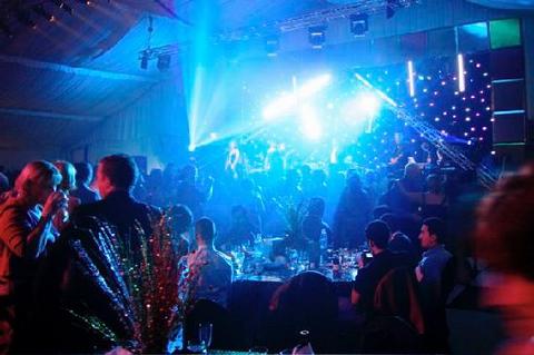 ■ Kuruçeşme Loca Club'da; 4 Şubat Cuma, saat 22.00'de, "Here Tonight Parti". Girş: 34 TL. Tel: (534 727 27 79)