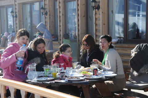 MERVE, MİNA,ZEYNEP ÜSTÜNEL