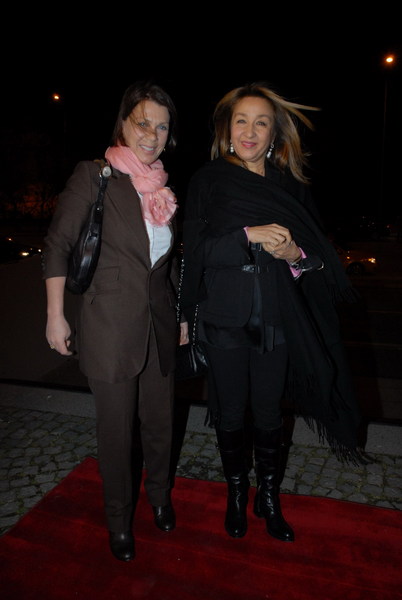 ALEV KOMİLİ, ESRA EKMEKCİ