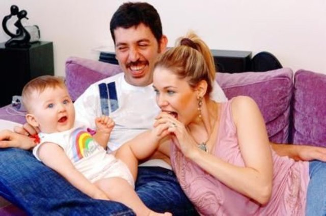 - Emre Kınay'ın Emine Ün ile evliliğinden dünyaya gelen kızı Duru büyüdü. -