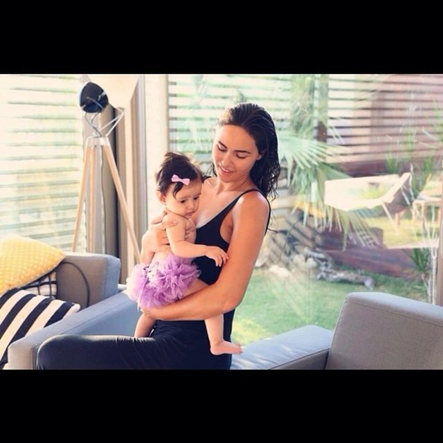 Fenerbahçeli Volkan Demirel'in eşi Zeynep Demirel, sosyal medyayı aktif kullanan isimler arasında.