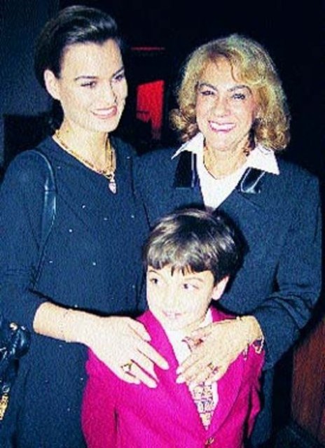 Sadri Alışık, babası ve dedesi kadar iyi bir oyuncu olmak istediğini söylüyor.