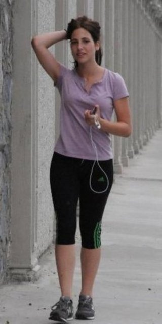 Sık sık spor yaparken görüntülenen Zehra, son görüntüsüyle şaşırttı.