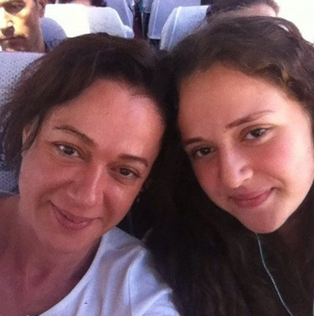 Ünlü oyuncunun kızına benzerliği dikkatleri çekti.