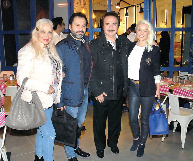 Albüm çalışmalarına başladıklarını söyleyen Gencebay, telif hakları nedeniyle bir süre çalışmalara ara vermek zorunda kaldıklarını açıkladı. Gencebay önümüzdeki birkaç ay içinde albüm çıkaracaklarının müjdesini verdi.