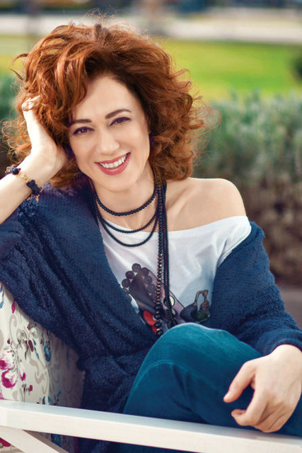 Bennu Yıldırım kızı Ada ile çekilmiş fotoğrafı Instagram sayfasından paylaştı.