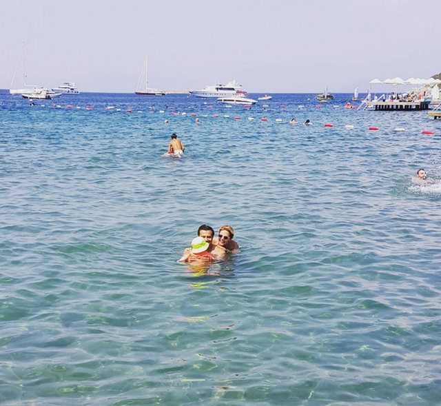 Üren, oğlu Nefes'i bir an olsun kucağından indirmedi