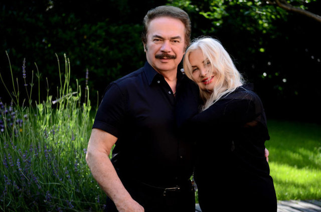 HT MAGAZİN / Nuri ALTUNTAŞ - Orhan Gencebay, hayat arkadaşı Sevim Emre, oğlu Altan Gencebay ve gelini Eda Gencebay ile önceki akşam Ulus'ta yemek yedi.