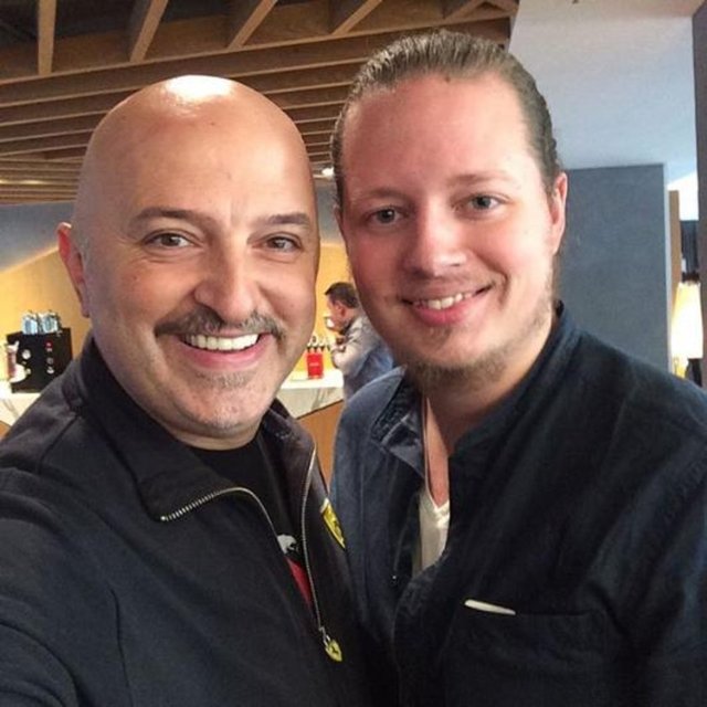 Seçkin, bu fotoğrafa "Baba oğul, Antalya'ya çalışmaya gidiyor" notunu düştü.