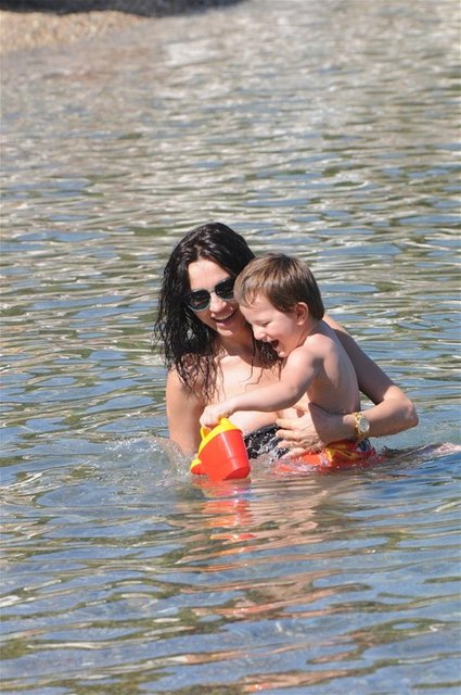 Küçük Cihangir'in babasına benzerliği dikkat çekti. (Makaron)