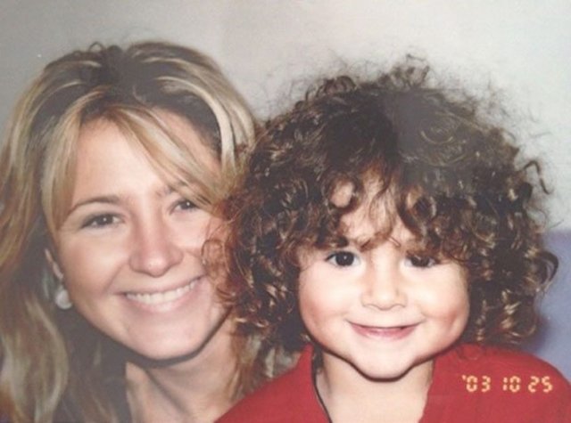 Pınar Aylin, önceki gün ilk evliliğinden olan kızı Maya Tokatlıoğlu ile Bodrum'daydı.