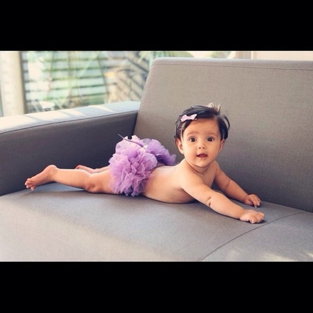 Sık sık kızları Yade'nin fotoğrafını sosyal medyada paylaşan çift, takipçilerinden büyük beğeni alıyor.