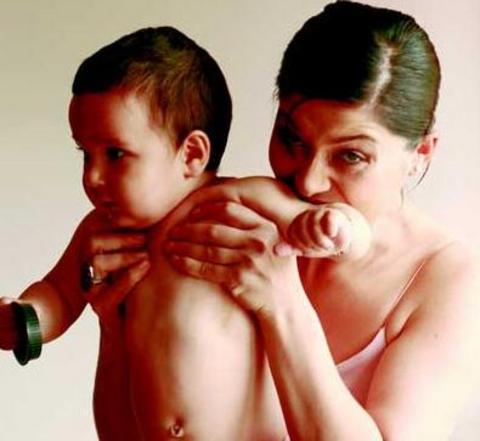 Cem Özer ve Nurgül Yeşilçay'ın oğlu Osman Nejat