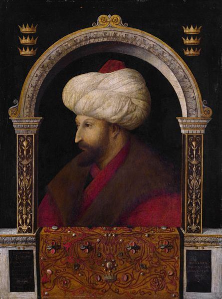Fatih Sultan Mehmed'in haremde etkin olduğu bilinen eşi Gül-Bahar Hâtûn, Gevher Sultan'ın annesidir. Gülşah Hâtûn ise 	Karamanoğullarından İbrahim Bey'in kızıdır. - Fatih'in 3. eşi ve  II. Bayezid'ın annesi olan Sitti Mû'kerime (Mükrime) Hâtûn, Dulkadiroğulları Beyliği'nin altıncı hükümdarı olan Süleyman Bey'in kızıdır.  - Diğer eşleri ise Çiçek Hâtûn (Türkmen Beyi kızı), Helene Hâtûn (Mora Despotu Demetrus'un kızı), evlilikleri kısa süren Anna Hâtûn (Trabzon İmparatoru'nun kızı) ve Bizans prenseslerinden Alexias Hâtûn'dur.