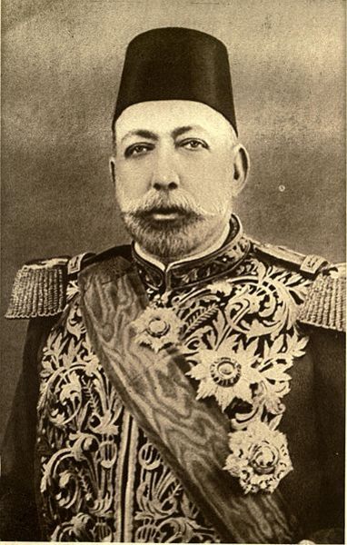 5. Mehmed Reşad, Osmanlı Devleti'nin son padişahlarındandı. Eşleri Kam-res Kadın Efendi, Baş Kadın Efendi, Dürr-i And Kadın Efendi, Mihr-engiz Kadın Efendi, Naz-perver Kadın Efendi, Dil-firib Kadın Efendi, haremde yükselmiş, fakat devletin yıkılmasından sonra zor şartlar altında hayatlarını sürdürdüler.