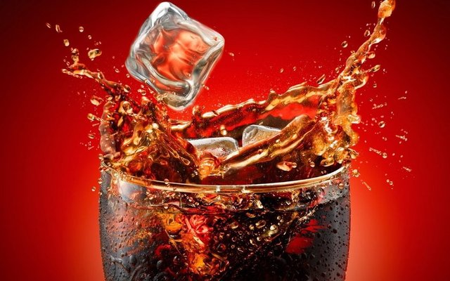 KOLA: Çoğunluğu genç insanlar arasından çıkan kolaseverler, yaşadıkları hayatın kendi hayatları olduğunu bilirler ve canları nasıl istiyorsa öyle davranırlar.  -