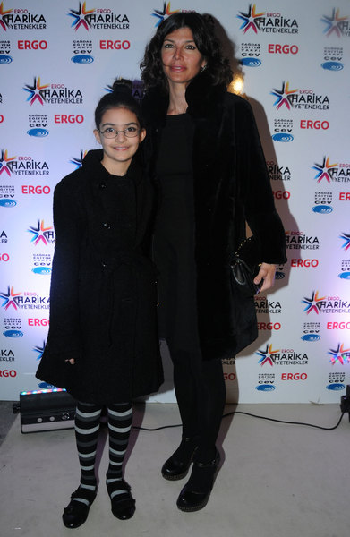 MINA-ZEYNEP-USTUNEL