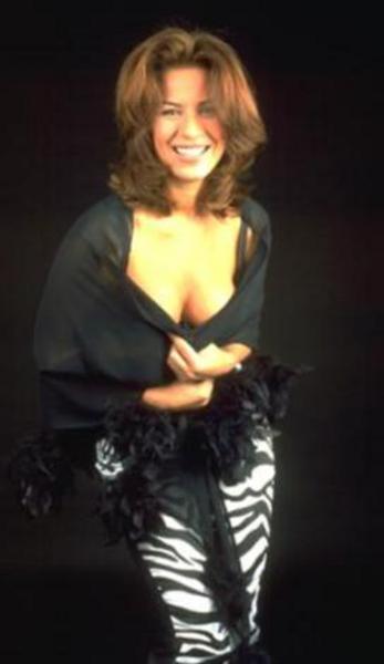 Bilge Olgaç'ın yönettiği Bacım filminde rol aldı. Sonra uzun bir kameralardan uzak kaldı