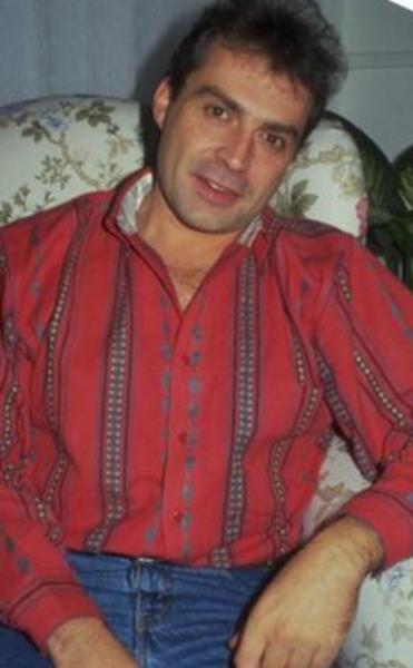 Haluk Bilginer, daha sonra 1971 yılında Ankara Devlet Konservatuvarı Tiyatro Bölümü'ne girdi. 1977'de İngiltere'ye Londra Müzik ve Drama Sanatları Akademisi'nde (LAMDA) bünyesinde eğitimini sürdürdü.