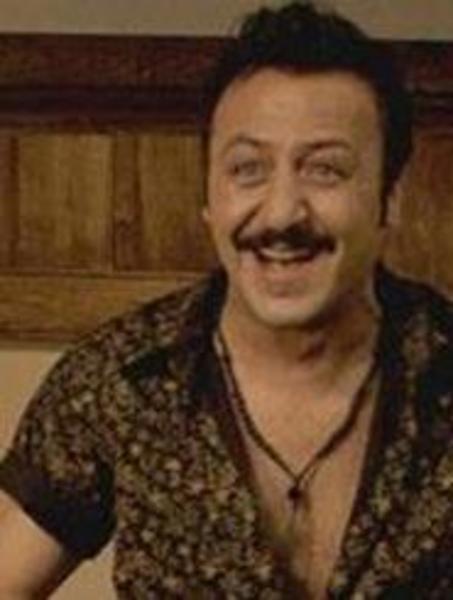 Hamlet ile başlayan bu serüven, Üç Kuruşluk Opera, Misafir, Kamyon, Roberto Zucco, Kırmızı Yorgunları, Azizname gibi oyunlarla devam etti.