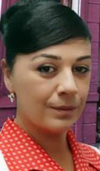 Zeyno Eracar'ı Öyle Bir Geçer Zaman ki'de kötü kalpli Neriman Yenge rolünde izliyoruz.