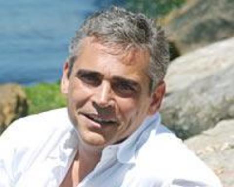 Son olarak Kızım Nerede adlı dizide bir babayı canlandırdı.