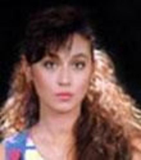 1960 İzmir doğumlu Nazan Ayas'ın sinema serüveni 1981 yılında İntikam Yemini adlı filmle başladı.