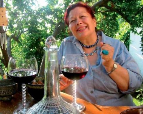 Işık Aras, TV ekranlarının en tanıdık yüzlerinden biri.