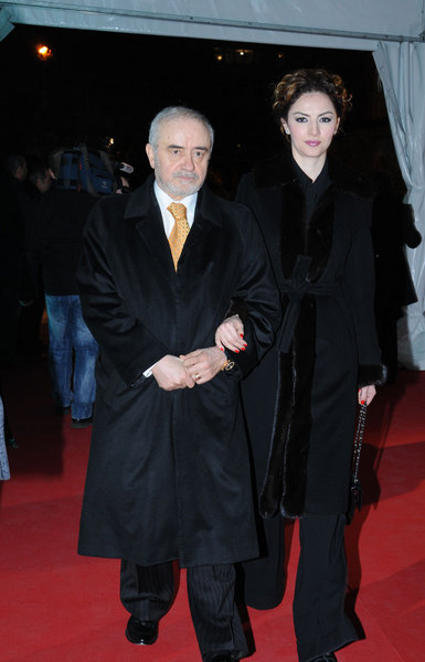 İSMET, HARİKA GÜRAL