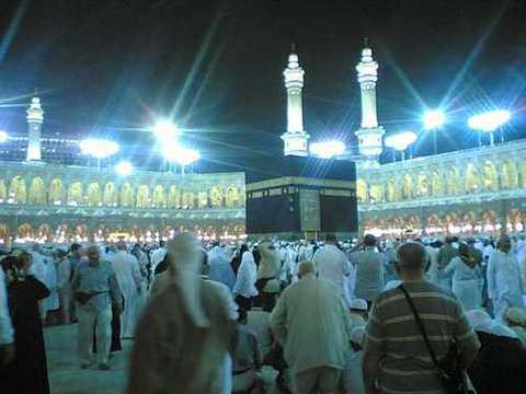 Meningokoksik ise Menenjit hastalığına karşı aşılama Hac ve umre için Mekke'yi ziyaret eden hacılar için Suudi Arabistan tarafından istenen bir koşuldur; ayrıca Hacdan dönen hacılar için de bazı ülkeler tarafından istenir.