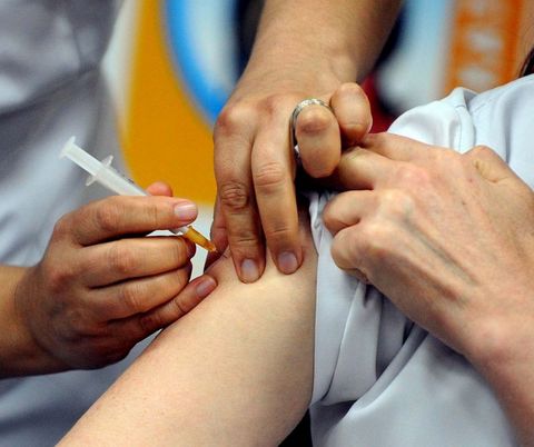 Menenjit aşıları: Hacca ya da umreye gidecekler için veya daha farklı riskli bölgelere gidecekler için uygulanıyor. Risk gruplarına yapılıyor