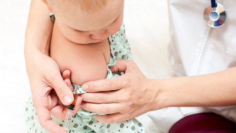 Bebeklerde aşılar nasıl oluyor?