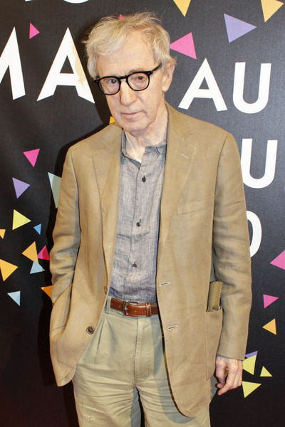 Oynadığı ve yönettiği filmlerle kendine has bir tür oluşturmayı başaran 1935 Brooklyn doğumlu Woody Allen'ın ölüm korkusu var.