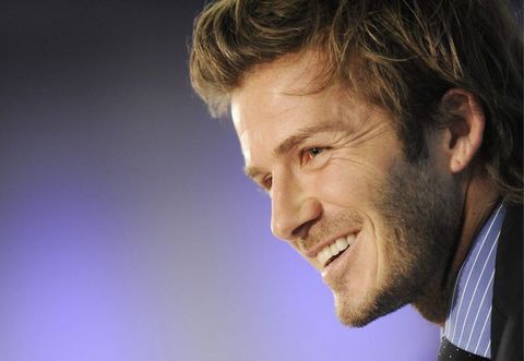 İngiliz futbolcu David Beckham simetri takıntısı olanlardan.