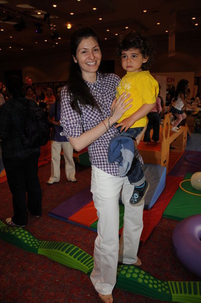 Selin Toktay asansöre binmiyor. Bindiğinde de yanında kimseyi istemiyor.