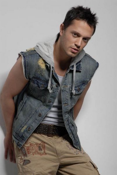 Murat Boz'un en büyük takıntısı elma. Boz, elma görünce yemeden duramıyor.