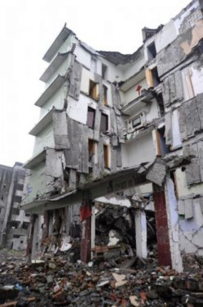 68,712 kişi hayatını kaybetti.