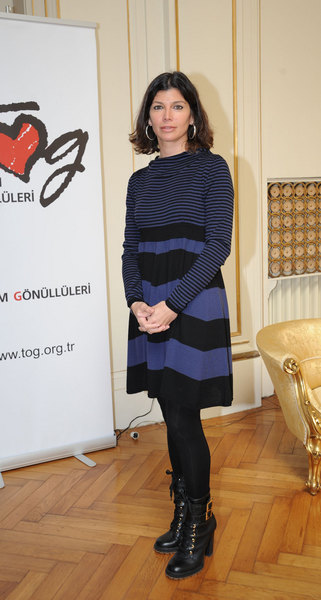ZEYNEP ÜSTÜNEL