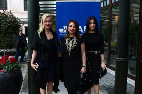 MELİSA KANATLI, ARZU SAVGI, TUVANA SAVGI 