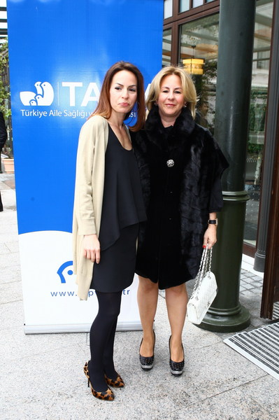 ŞEBNEM KUNT, ESRA YAKUPOĞLU 