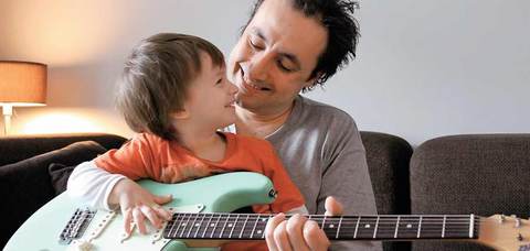 ZİFT'İN GİTARİSTİ OLAY-ALP ANDAÇ