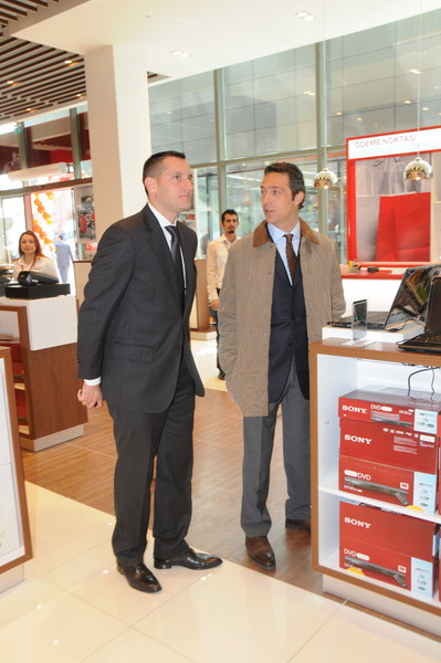 ALİ GÜRSOY, ALİ KOÇ