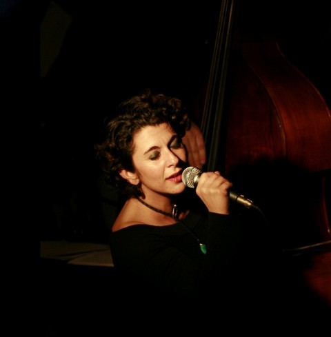 ** Trabzon Süleyman Restorant'ta; 1 Nisan Cuma, saat 21.00'de, Suat Ateşdağlı ve Atiye. Giriş: 39, 24 TL. Tel: (216 556 98 00) -  - ** Tamirane'de; 2 Nisan Cumartesi, saat 15.00'te, Sarp Dakni, 3 Nisan Pazar, saat 15.00'te ise Yeşim Pekiner Quartet. Tel: (212 311 73 09) -  - ** Xlarge Club'ta; 1 Nisan Cuma, saat 23.30'da, Fitnes Show Night. Tel: (212 243 49 43)